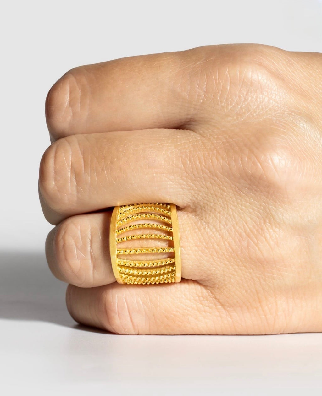 Nistora gold ring — Aenalia