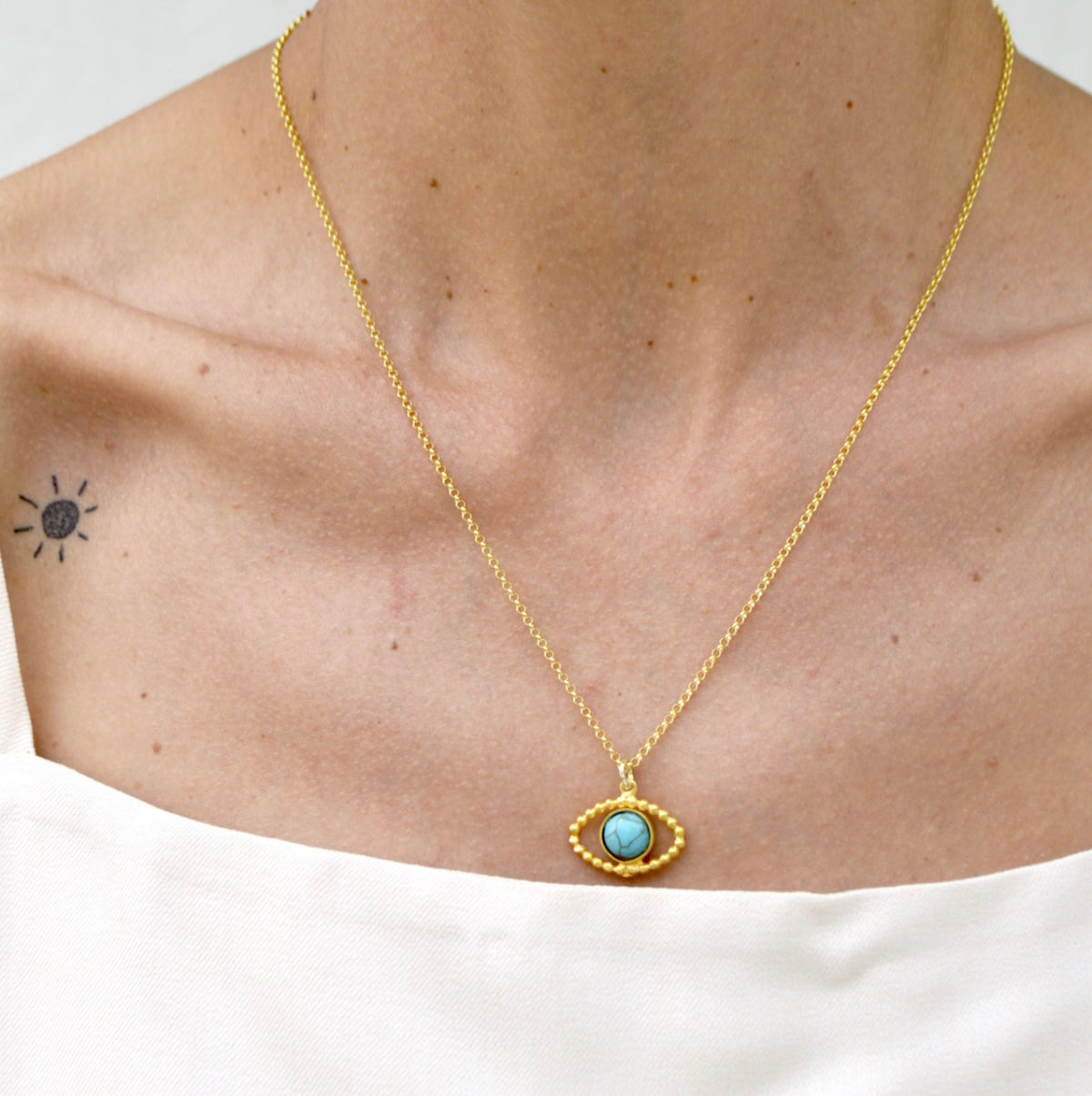 Handmade Perforated Eye Bezel Necklace, Gold-Plated Chain, Cabochon Stones 8Mm — Chase The Sun