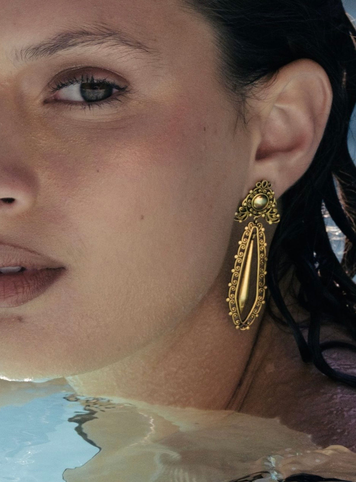 Nikiana Gold Earrings — Aenalia