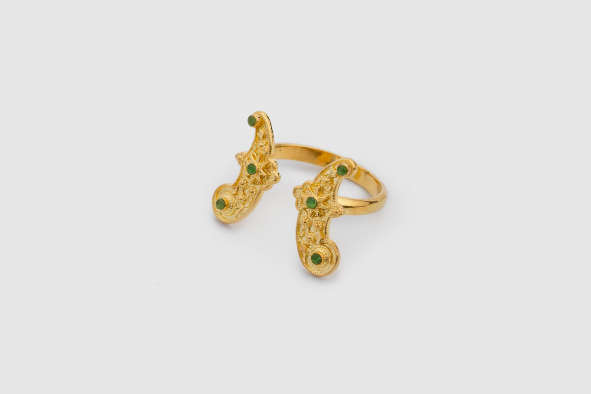 Trikeri Gold Ring — Aenalia