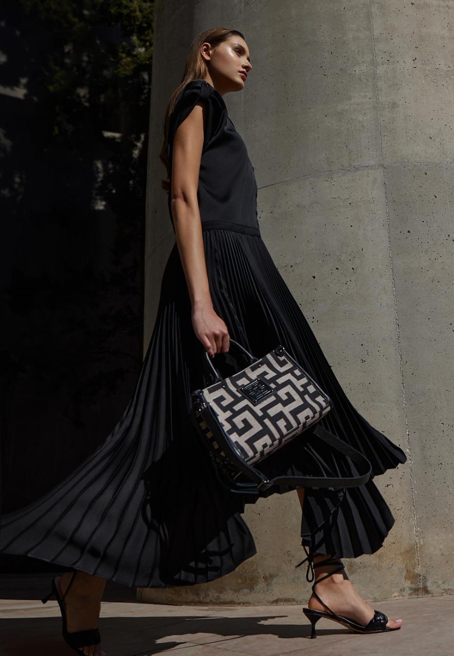 Ames THALOS SMALL BAG BEIGE BLACK lifestyle.jpg