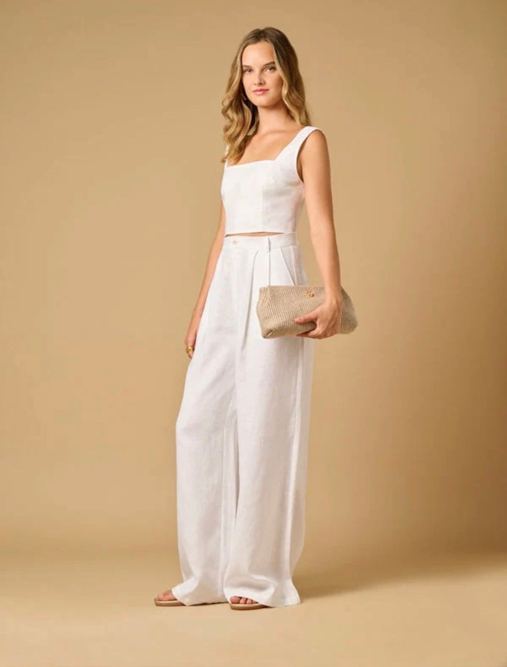 Apoella Aigina Straw Clutch Beige lifestyle 2.jpg