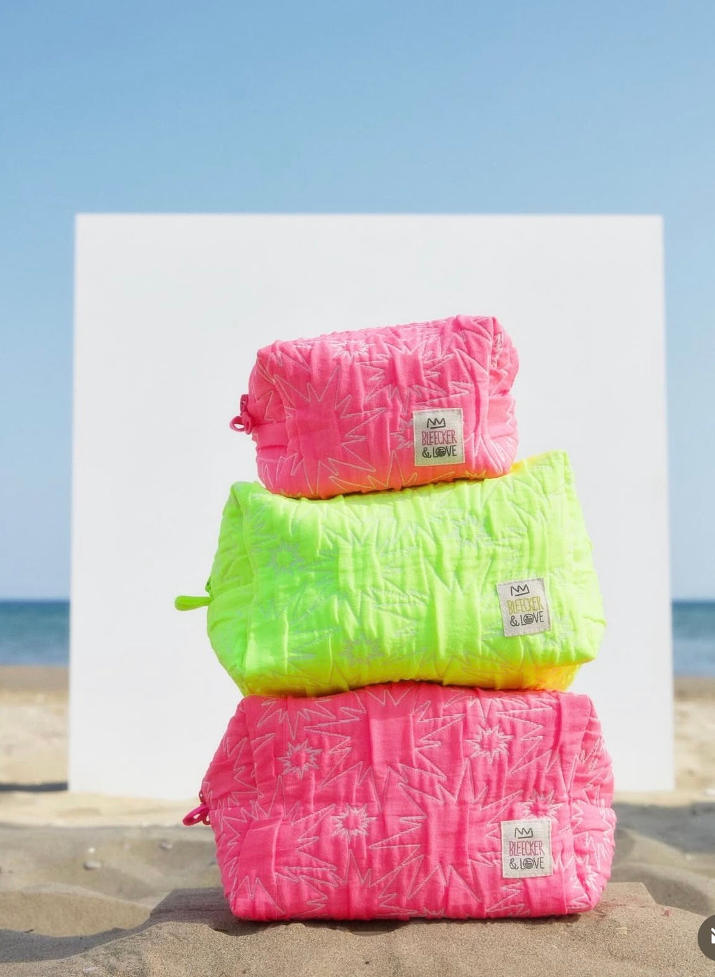Bleecker Balloon pouch bolt pink lifestyle.jpg