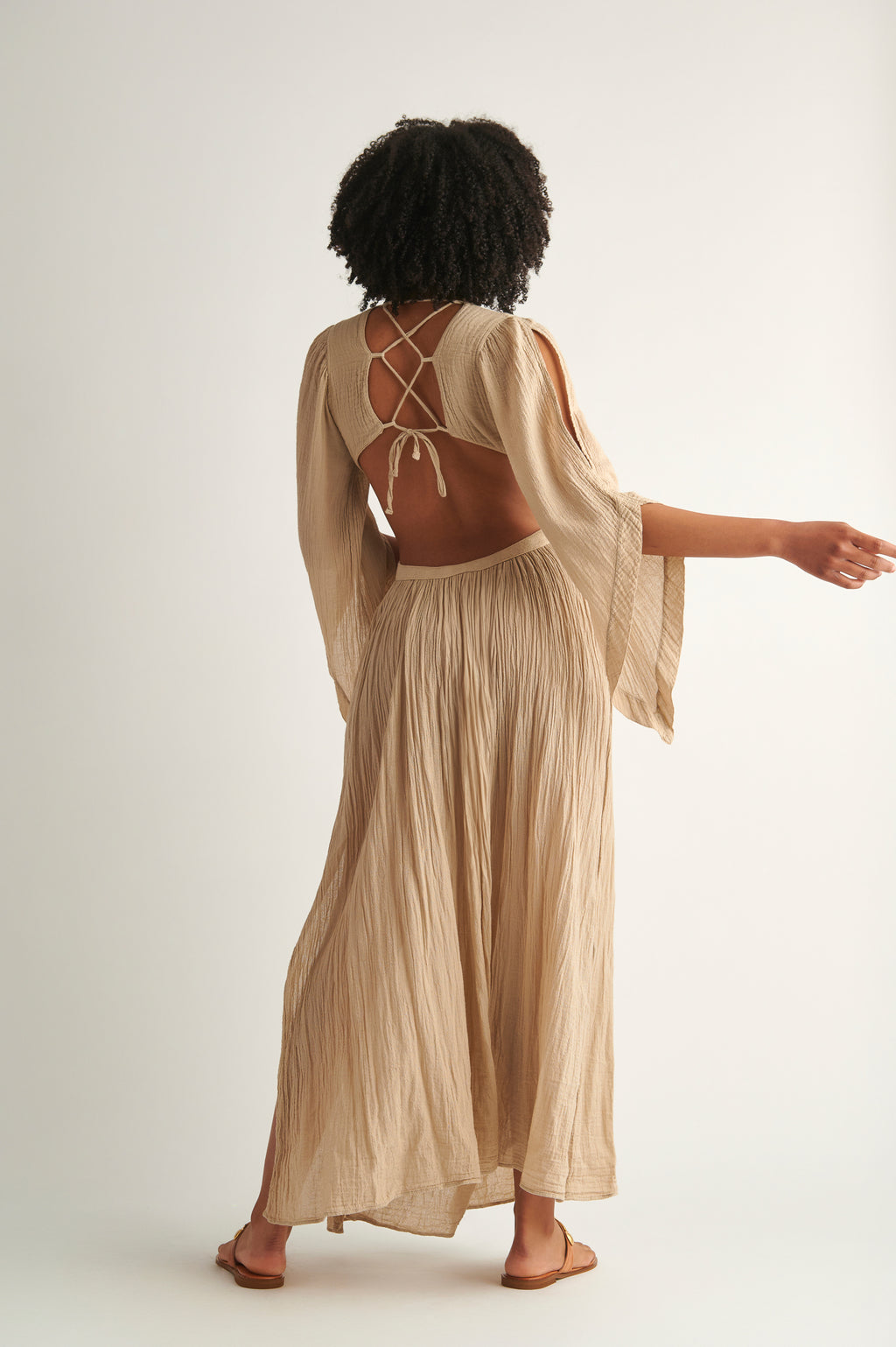 Dartemide Antiope long sleeve dress back sand.jpg