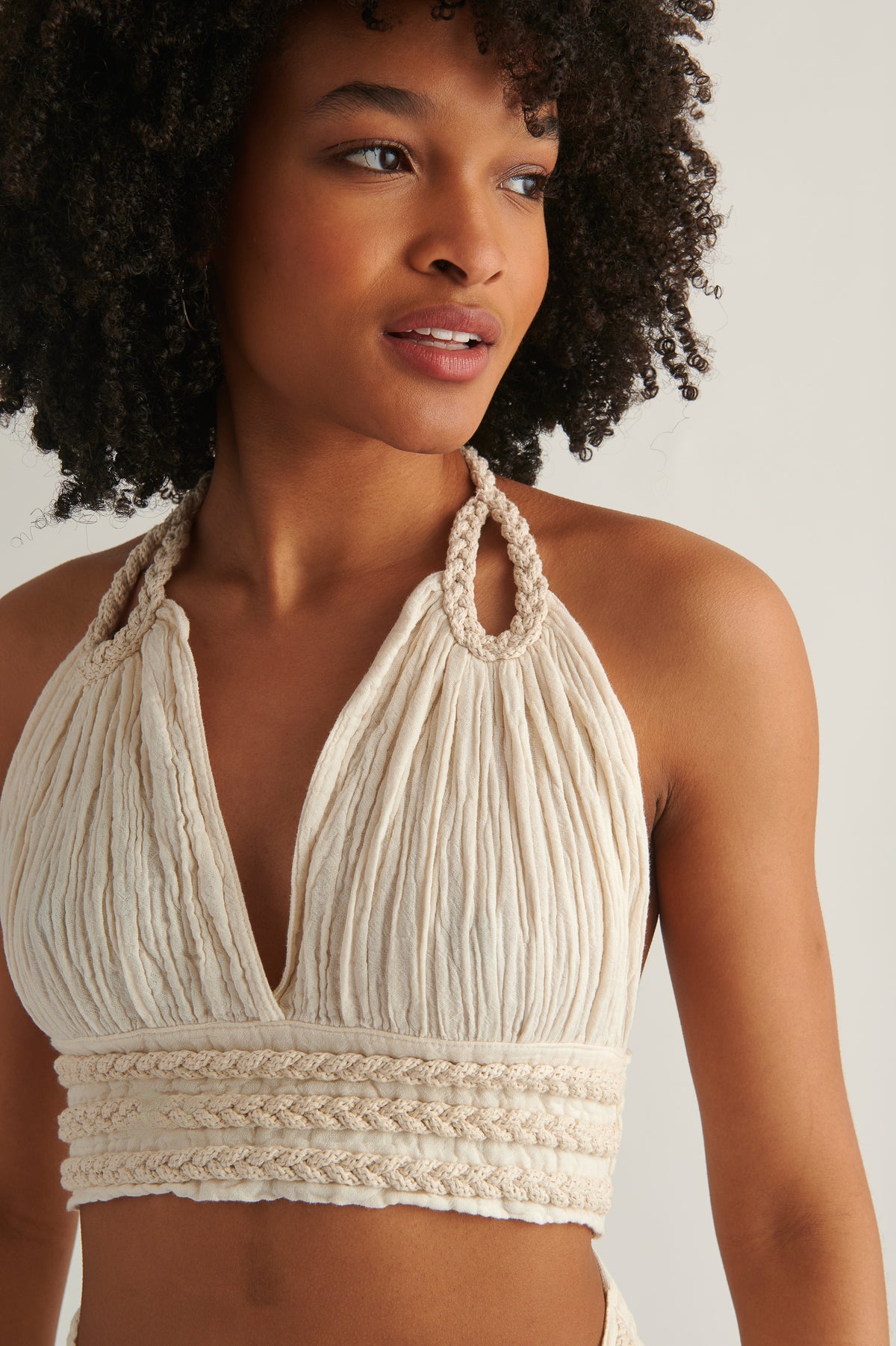 Dartemide Aphrodite set top close ivory.jpg