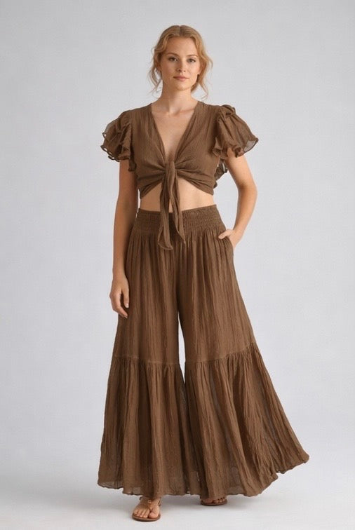 Dartemide set Amaryllis top dido pants front.jpg