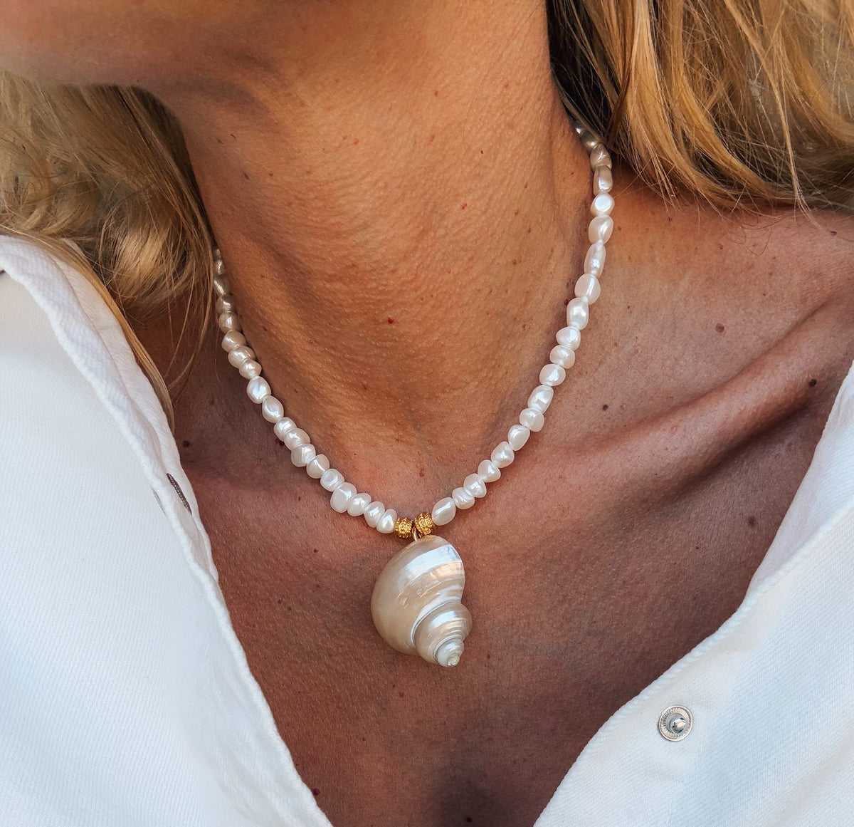 White pearl choker with white large shell charm