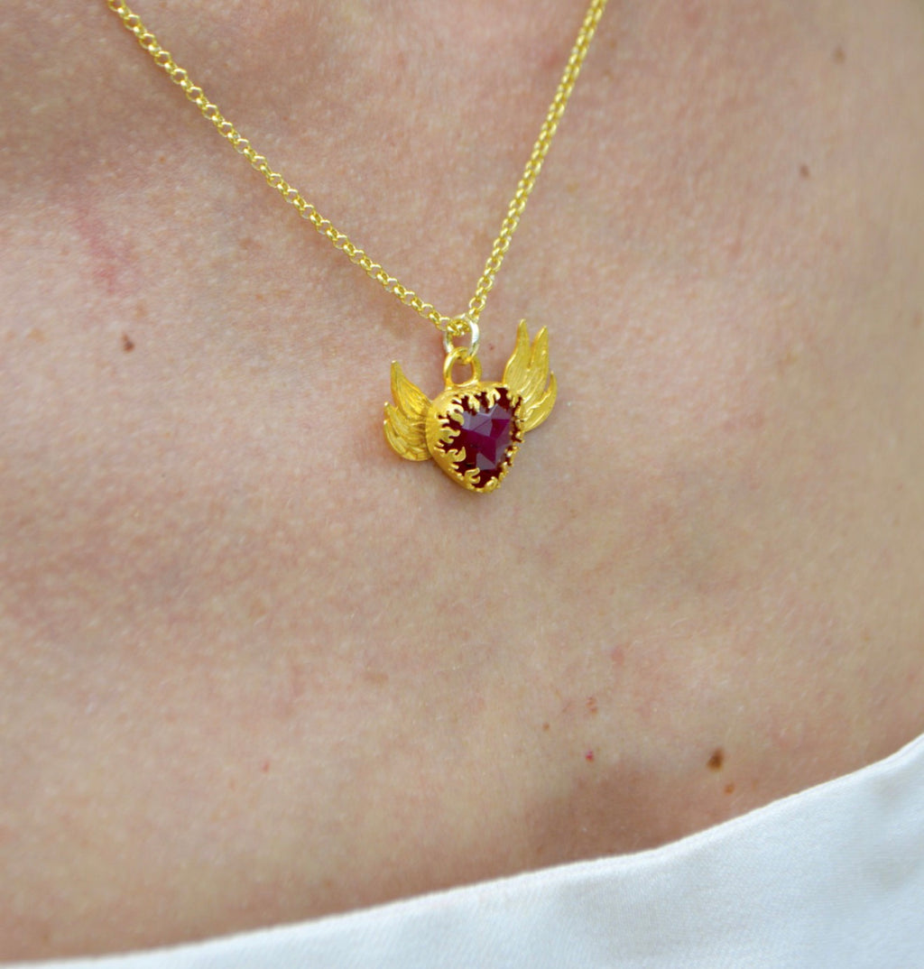Handmade Flaming Heart With Wings Bezel Necklace, Gold-Plated Chain, Cabochon Stone — Chase The Sun