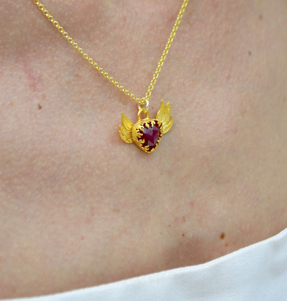 Handmade Flaming Heart With Wings Bezel Necklace, Gold-Plated Chain, Cabochon Stone — Chase The Sun