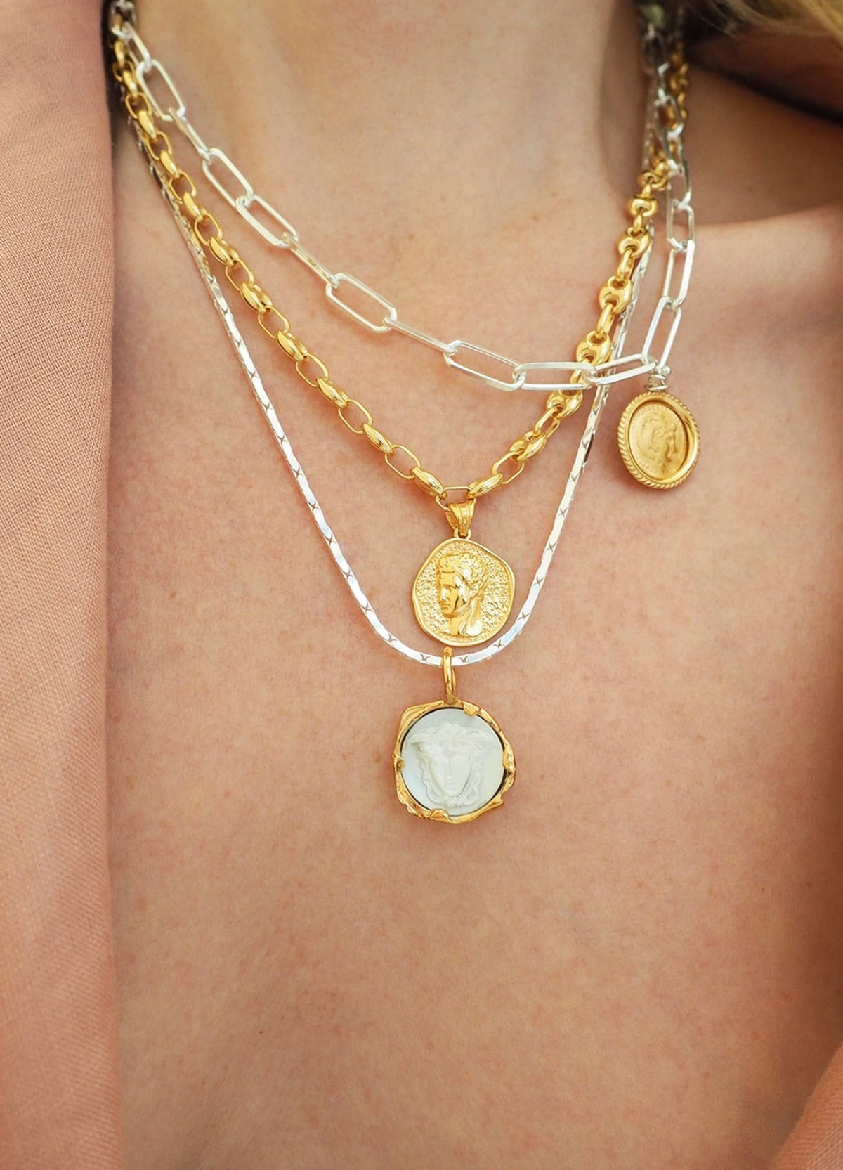 HErmina HERMIS SMALL THETA NECKLACE.jpg