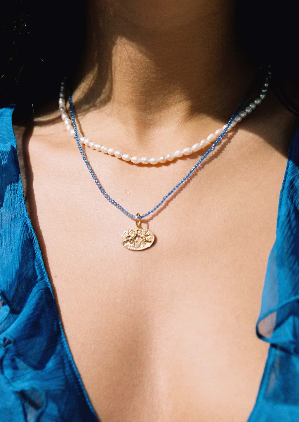Hermina OVAL PEARL NECKLACE lifestyle.jpg