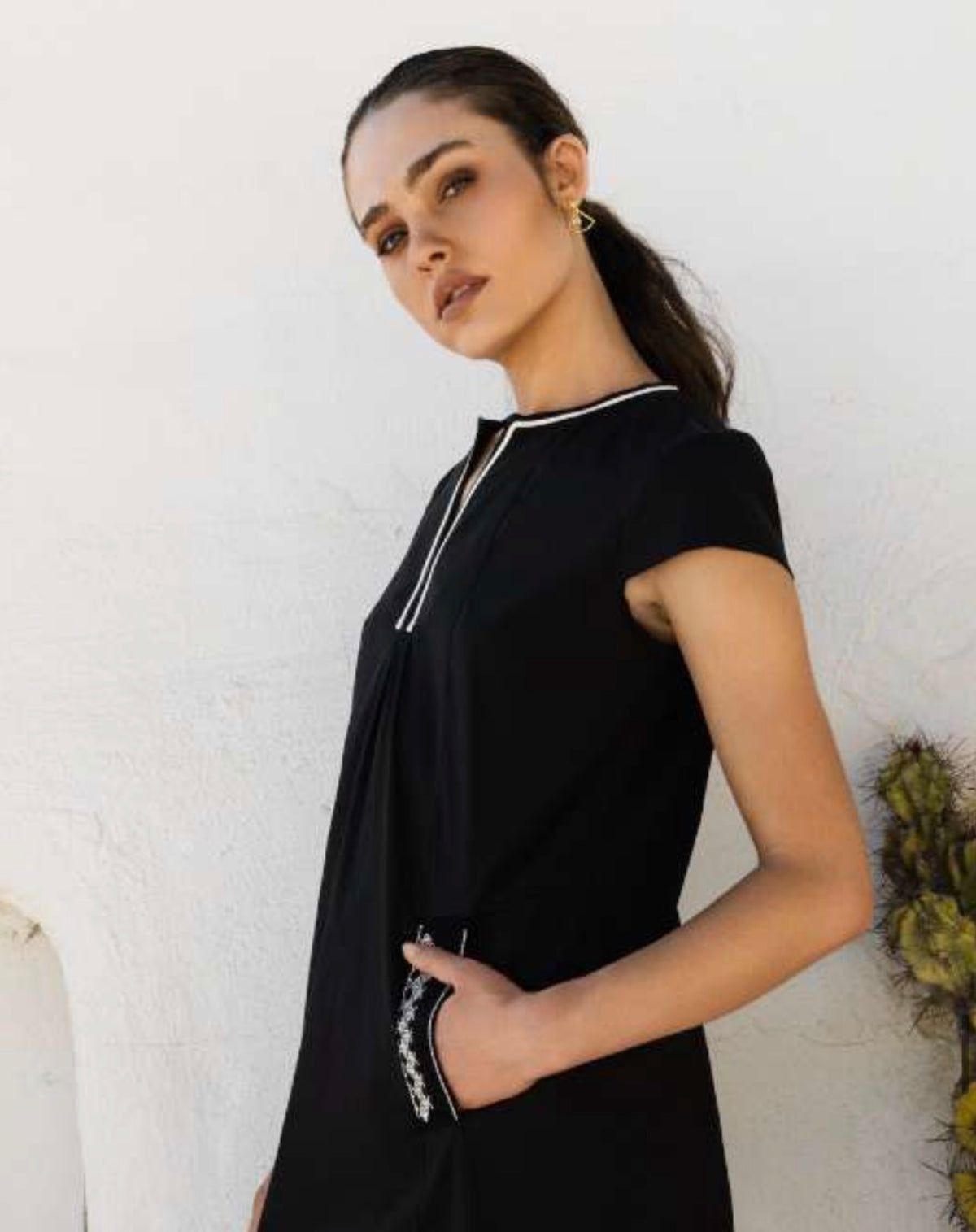 Klotho KYMO black COTTON POPLIN close.jpg