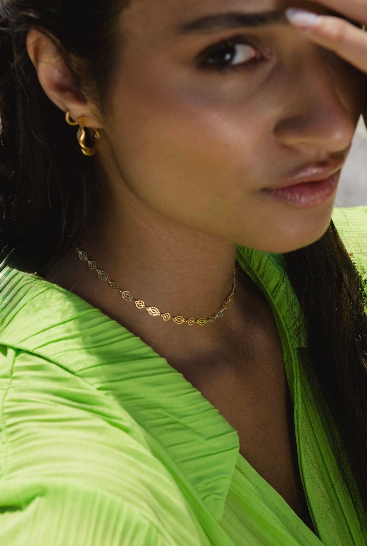 Reve Isla choker lifestyle.jpg
