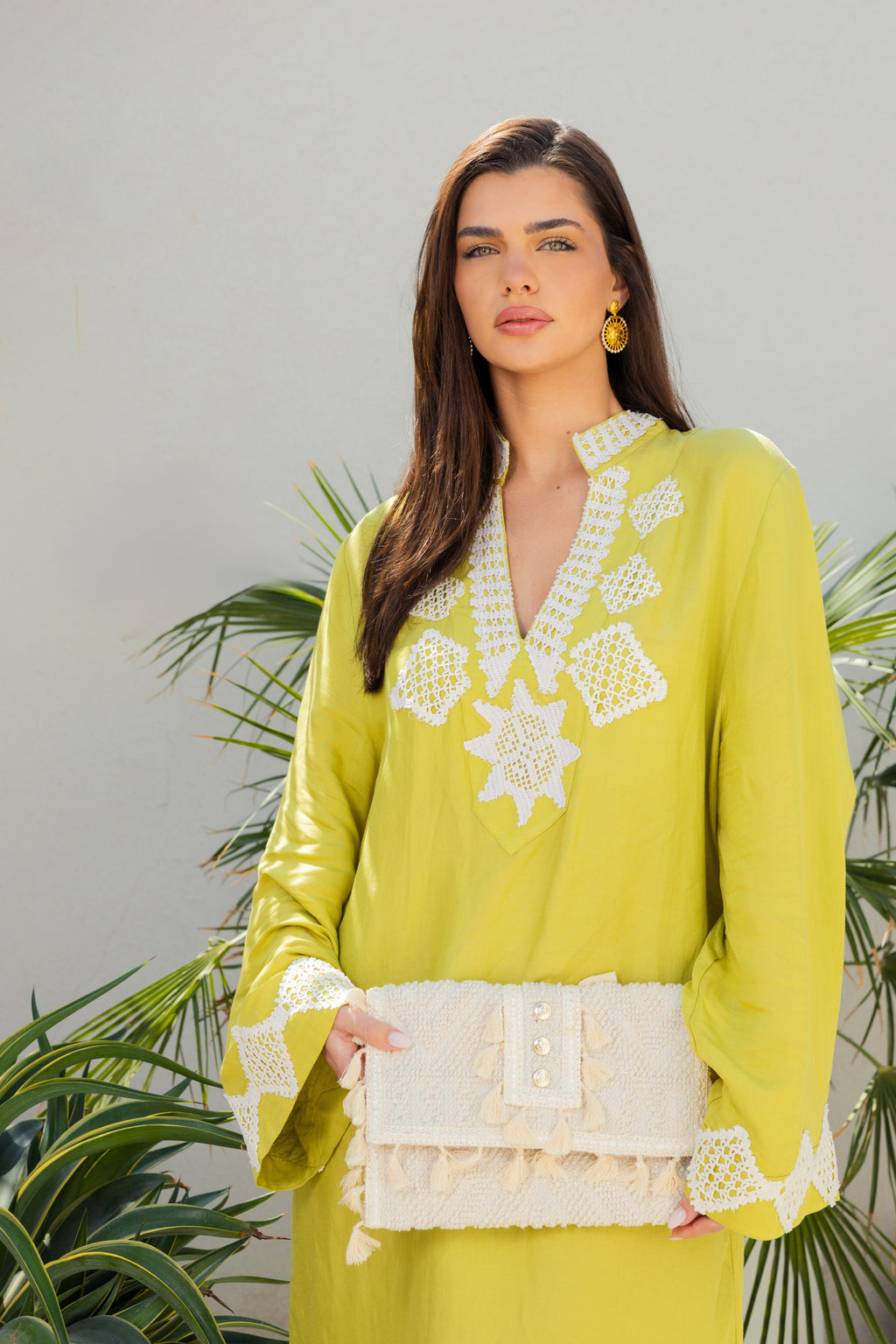 photoshoot green kaftan flora sorena boho clutch.JPEG