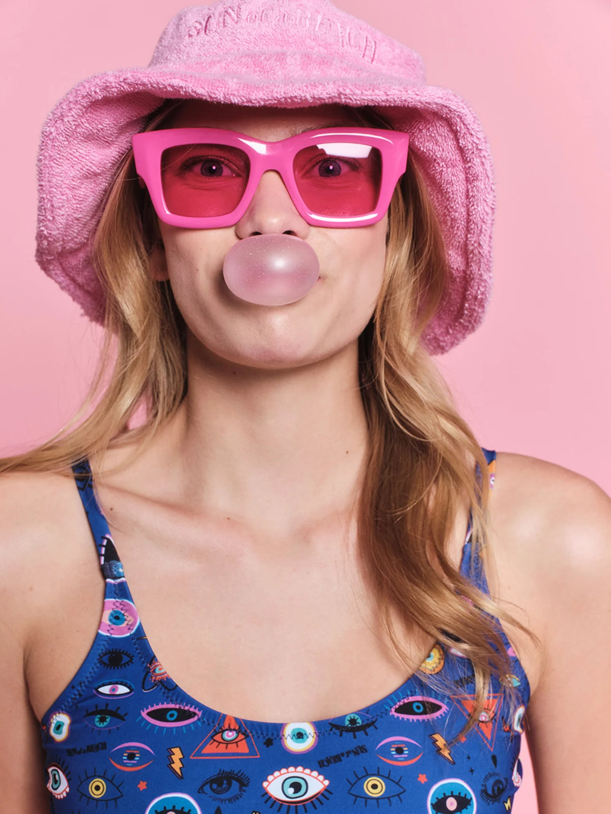 sun of a beach bubblegum hat.WEBP